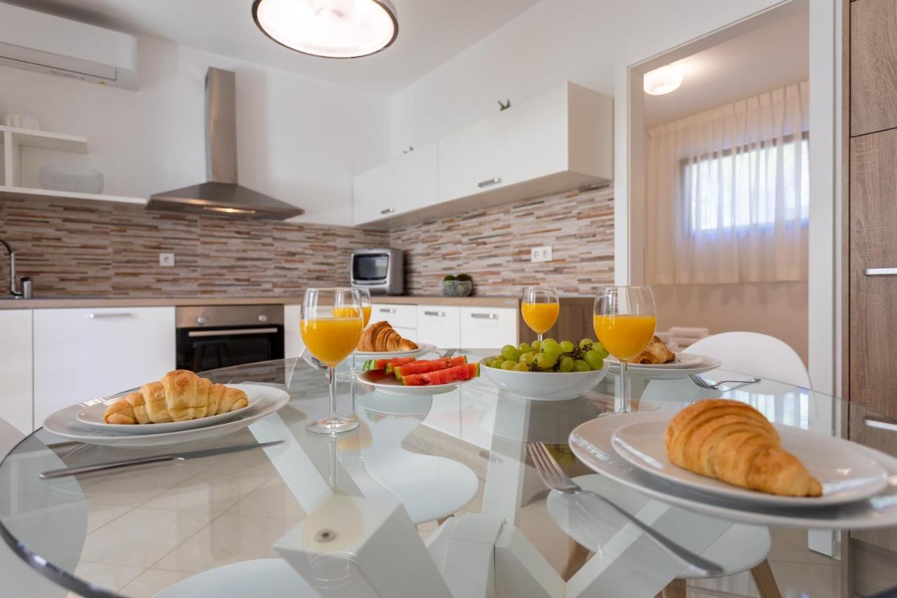 Apartments House Barbara Kornić Zewnętrze zdjęcie