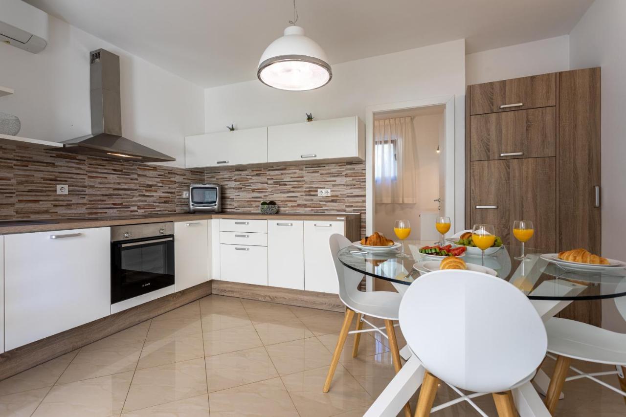 Apartments House Barbara Kornić Zewnętrze zdjęcie