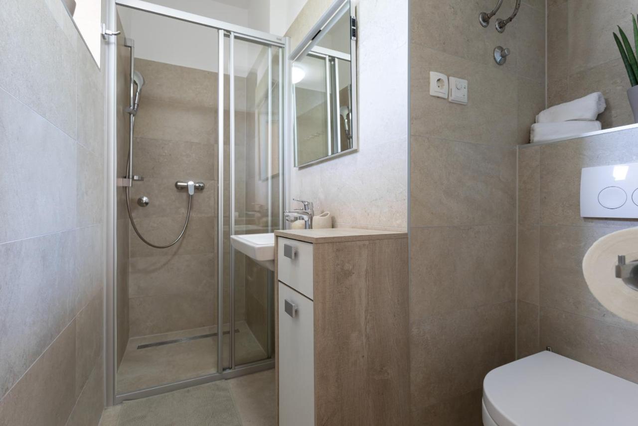 Apartments House Barbara Kornić Zewnętrze zdjęcie