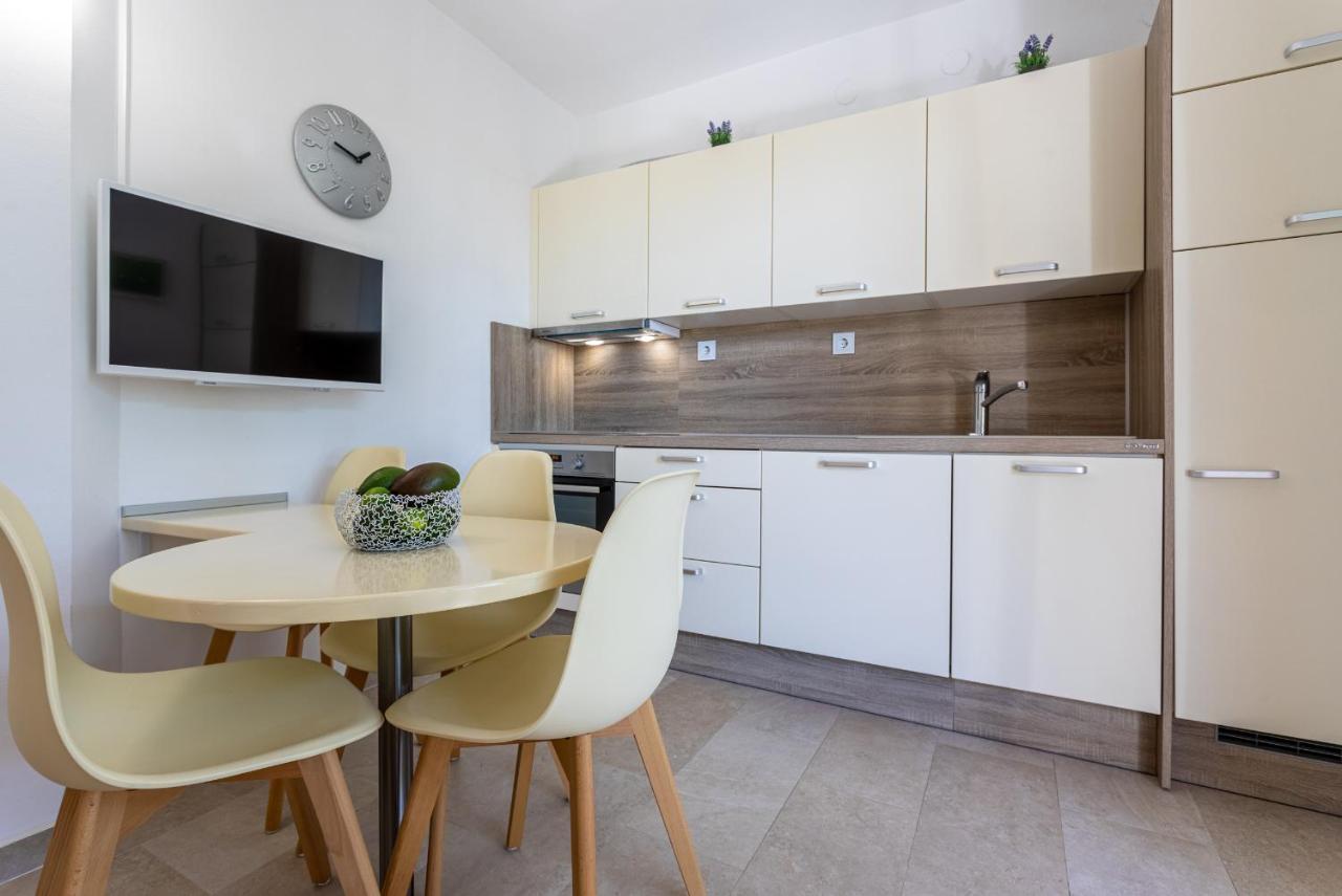 Apartments House Barbara Kornić Zewnętrze zdjęcie